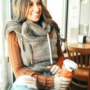 NWT Wanakome cream colored fleece zip up